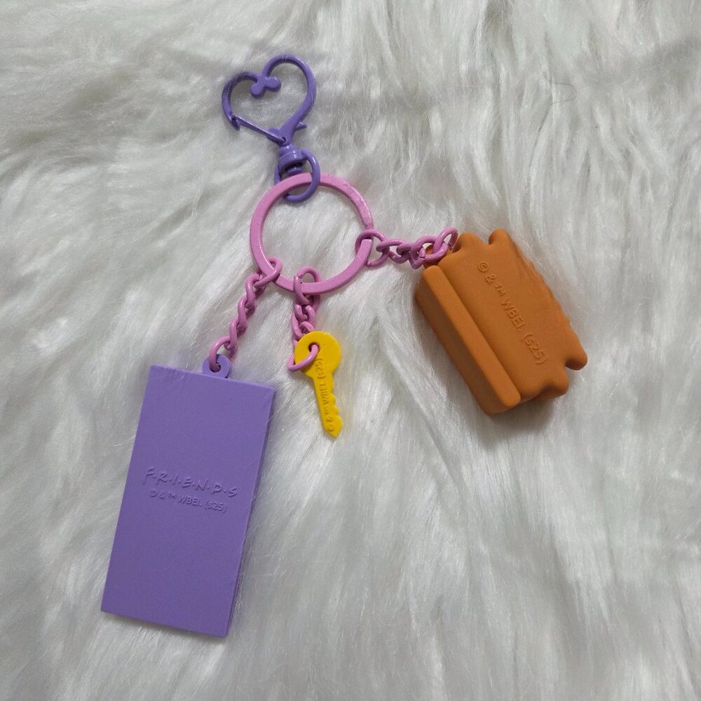 FRIENDS Design Keychain - Picture 2 of 5
